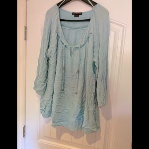 Blue love and legend 3/4 sleeve top